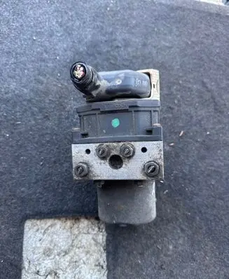 Ford Mondeo Mk III ABS Pump 0265222015 1S712M110AD 026580007