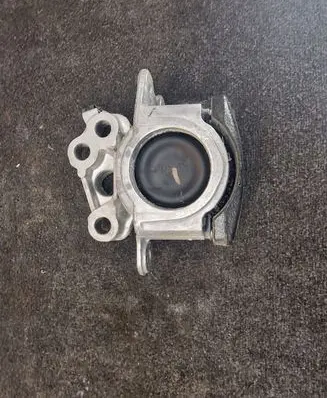 Land Rover Range Rover Evoque L551 Engine mount bracket K8D27M121AE