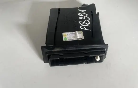 Volkswagen Polo III 6N 6N2 6NF Cup holder 6q0858602b 313410100