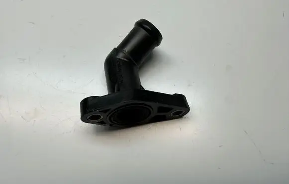 Volkswagen Amarok Engine coolant pipe/hose 059121131