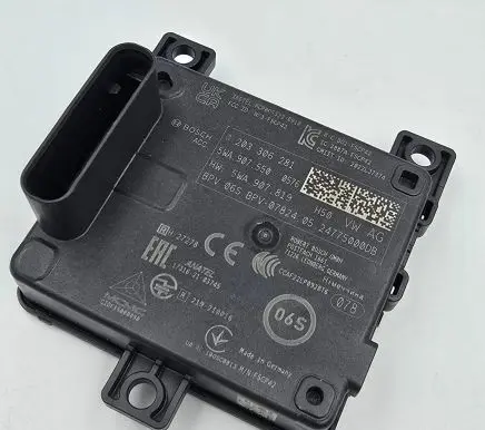 Skoda Octavia Mk4 ACC Distronic radar sensor grill/trim 5WA907550 0203306281 5WA907819