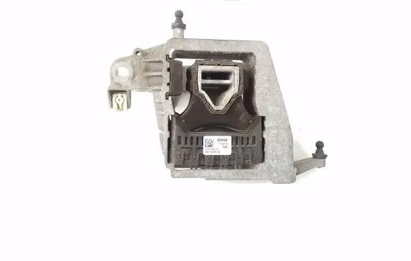 Engine mount bracket