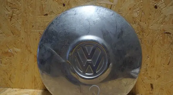 Volkswagen Beetle 1302 Original wheel cap