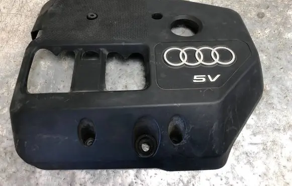 Audi A3 S3 8P Engine cover (trim) 06A103925J
