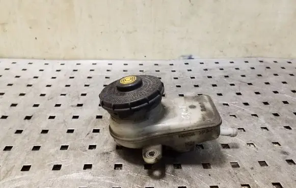 Honda CR-V Brake fluid reservoir 0204255770