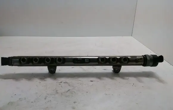 Volvo S60 Fuel main line pipe 30777759 0445215025