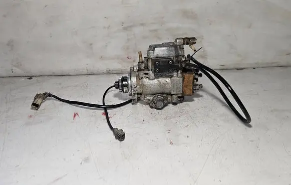 Mercedes-Benz Sprinter W901 W902 W903 W904 Fuel injection high pressure pump A6020708301 0460415992