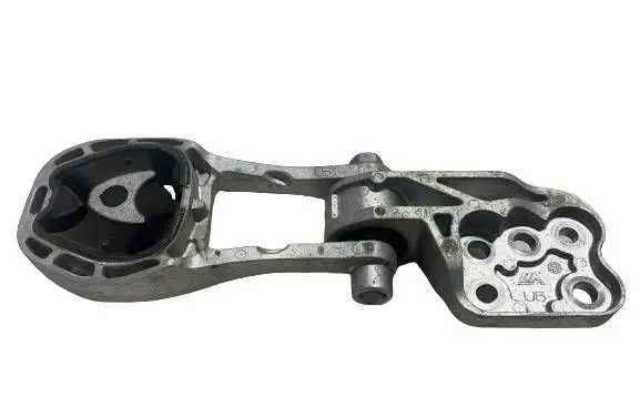 Engine mount vacuum valve