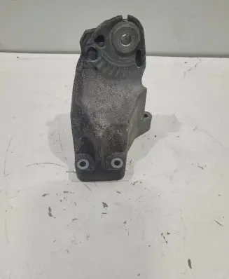 Mercedes-Benz GLK (X204) Engine mounting bracket A6422233504