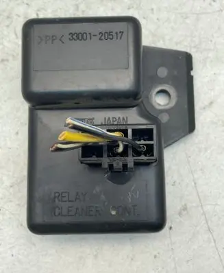 Subaru Forester SF Window wiper relay 3300120517