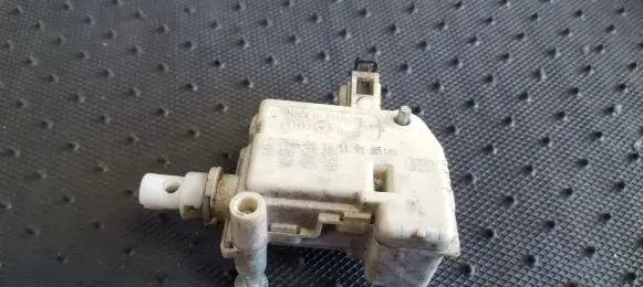 Audi A6 S6 C5 4B Central locking motor 4B0862153 3B0959781