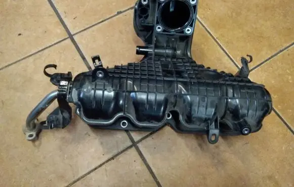 Toyota Prius (XW30) Intake manifold 1712037054