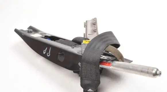 Volvo V70 Front seatbelt 39818796