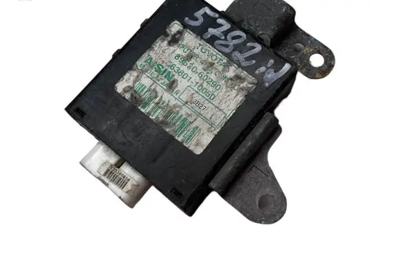 Toyota Land Cruiser (J120) Other control units/modules 8953060290 66380110050