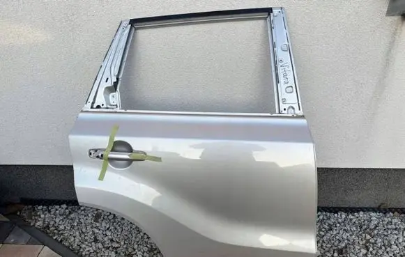 Suzuki Grand Vitara II Rear door