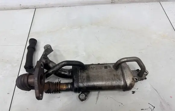 Mercedes-Benz A W176 EGR valve cooler 147358238R 50510191A