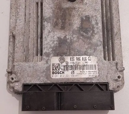 Volkswagen Golf V Engine control unit/module 03G906016GJ 1039S07510 0281012221