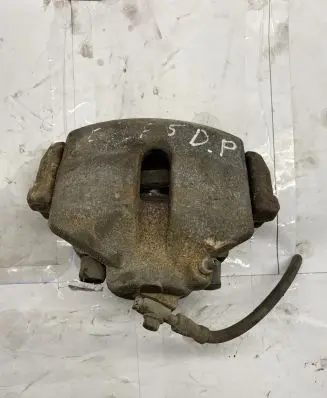 Volkswagen Golf VI Front brake caliper