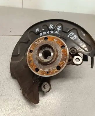 Volkswagen Golf VII Front wheel hub