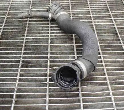 BMW 5 F10 F11 Engine coolant pipe/hose 7575427