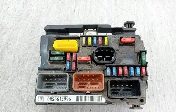 Citroen C3 Picasso BSM Control unit 9667199580