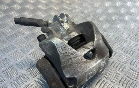 Peugeot 5008 Front brake caliper