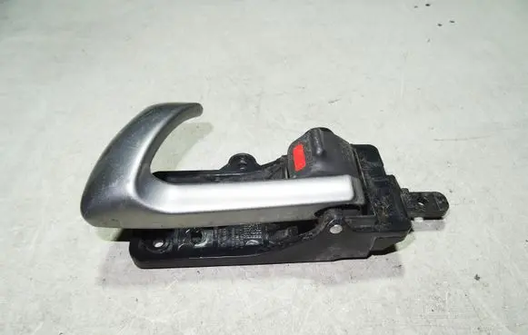 Hyundai Santa Fe Front door interior handle 82613CM000