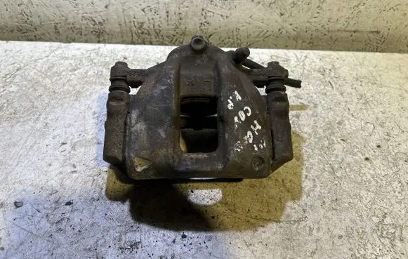 Honda CR-V Front brake caliper