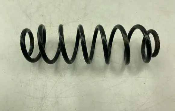 Volkswagen Golf VI Rear coil spring