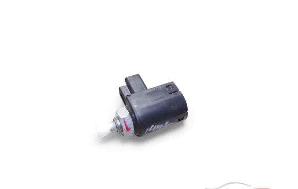 Mitsubishi ASX Brake pedal sensor switch 533A