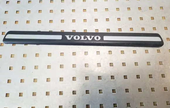 Volvo XC70 Front sill trim cover 8659960