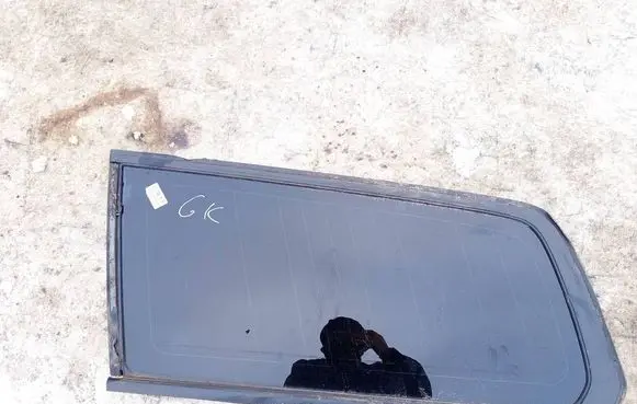 Volvo XC70 Rear side window as3