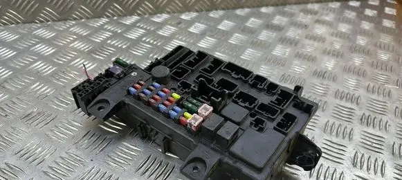 Mitsubishi Outlander Fuse module 8637A882 4453006047
