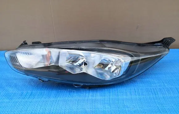 Ford Fiesta Headlight/headlamp