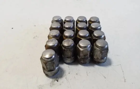 Nuts/bolts