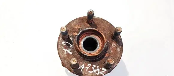 Subaru Legacy Rear wheel hub