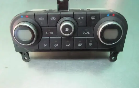 Nissan Qashqai Climate control unit 27500JD45C C7Z25 A02000A7706001
