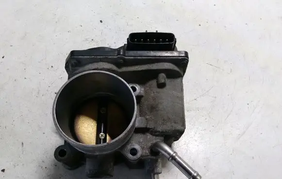 Toyota Avensis T250 Electric throttle body valve 220300D010