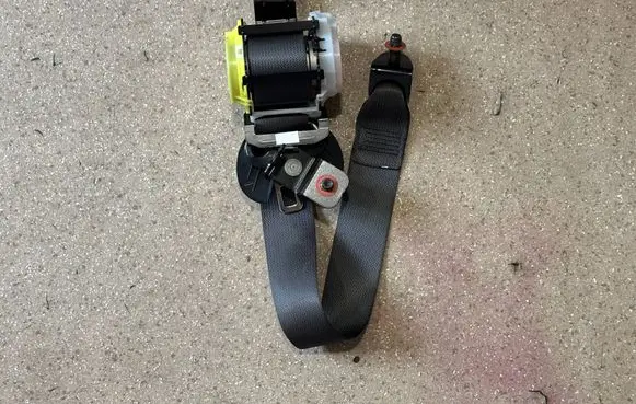 KIA Sorento IV Third row seat belt 89823P2100