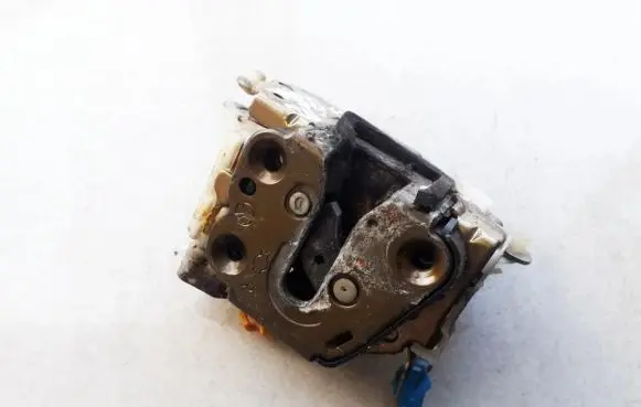 Nissan Micra Front door lock
