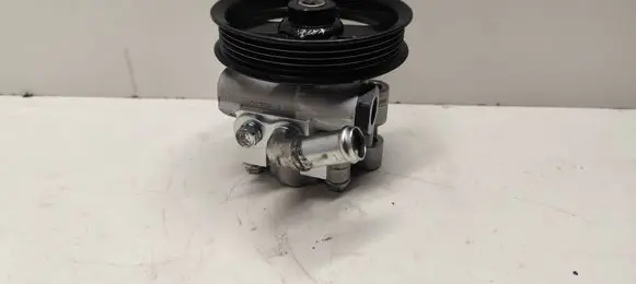 Toyota Corolla Verso AR10 Power steering pump 10SKV284