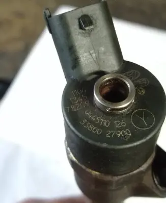 KIA Sportage Fuel injector 0445110126