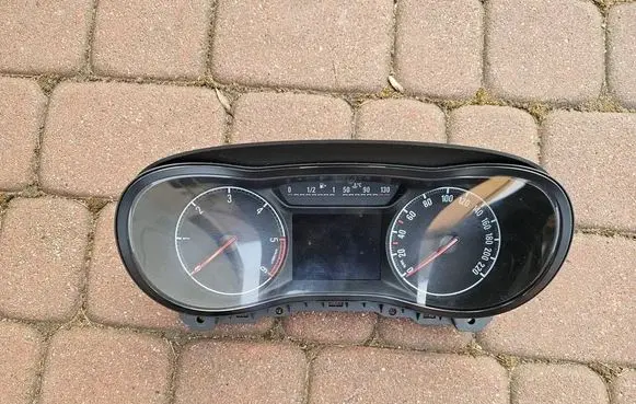 Opel Corsa E Speedometer (instrument cluster) 13499773