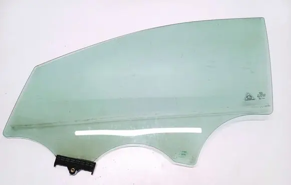 KIA Sportage Front door window glass four-door