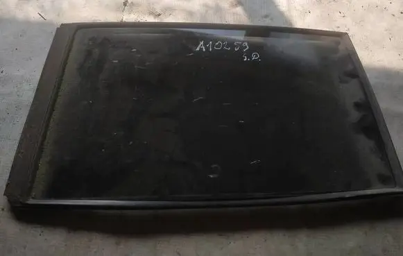 Mitsubishi Pajero Rear vent window glass as3