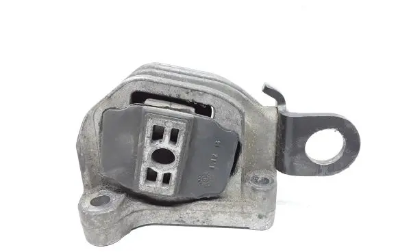 Volvo XC70 Engine mount bracket 30776354