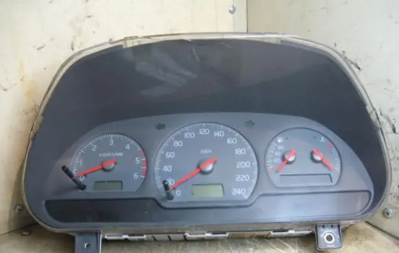 Volvo S40, V40 Speedometer (instrument cluster) 30857484F V40E30864002004