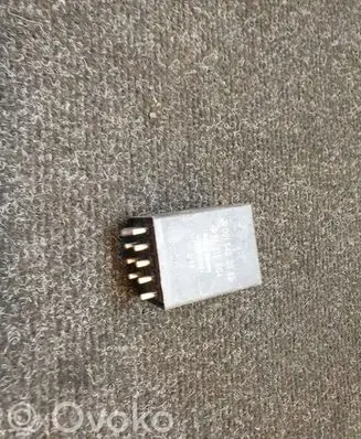 Mercedes-Benz Vito Viano W639 Other relay 0015402045 51219004