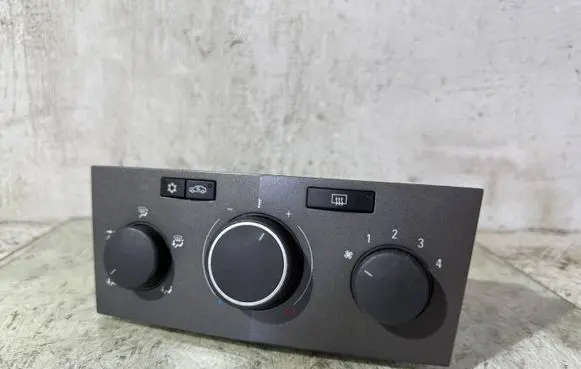 Opel Zafira B Climate control unit 01032005 13201302 901512410005