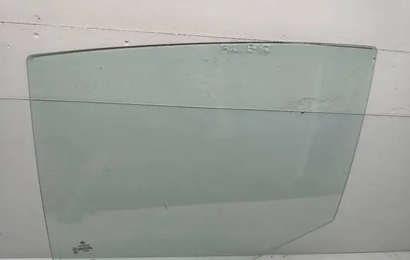 BMW 1 E81 E87 Rear door window glass 43R001583 E000199